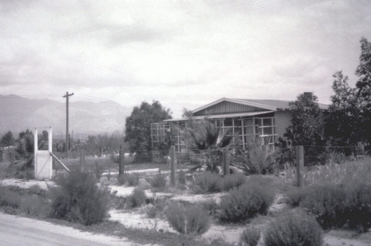 Black and white photograph of building